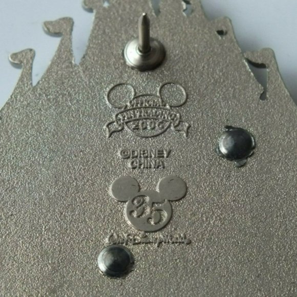 Disney Pin - Cinderella's Castle 35th Anniversary Dangle Pin from 2006 - Picture 5 of 8